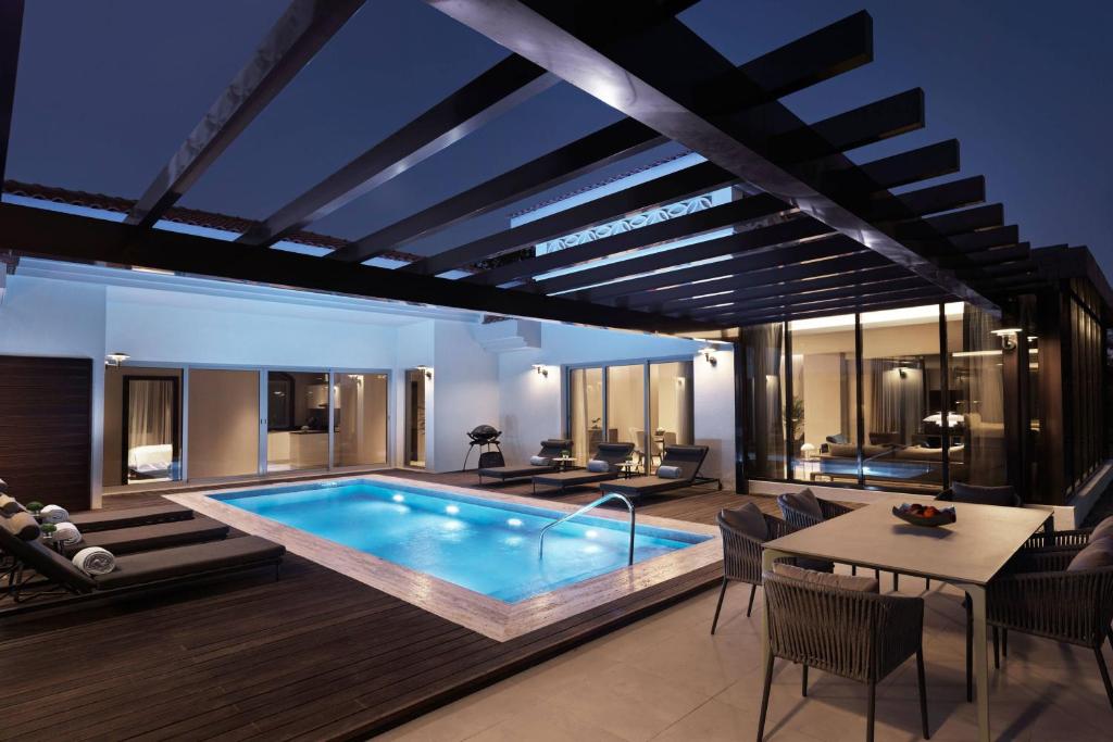 THE RITZ CARLTON ABU DHABI GRAND CANAL