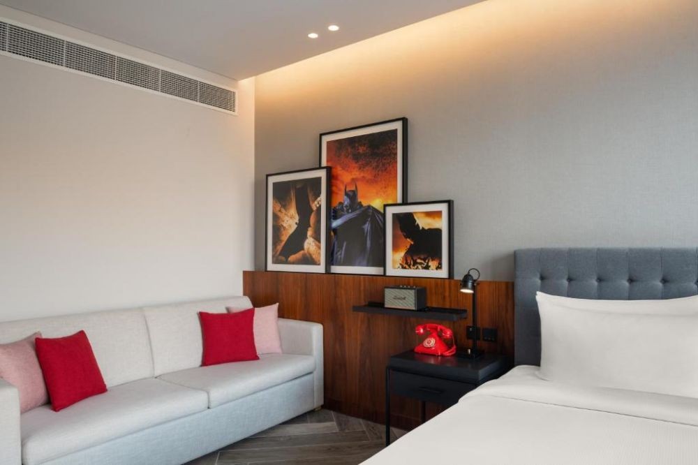 THE WB ABU DHABI, CURIO COLLECTION BY HILTON