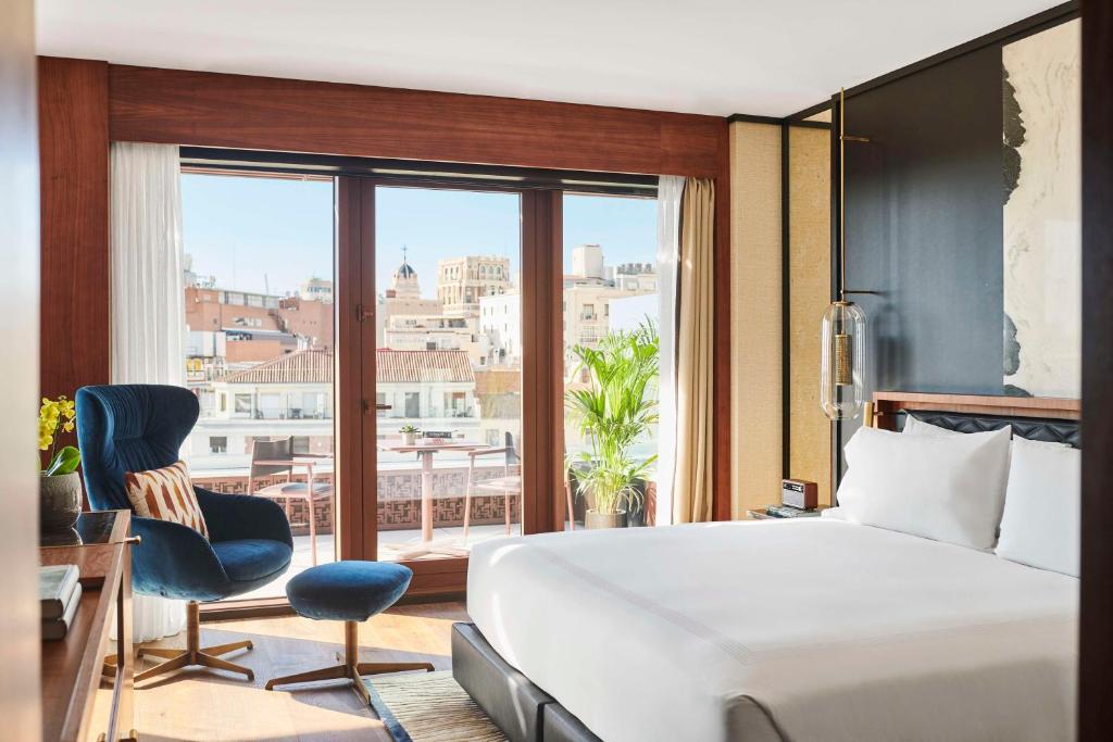 THOMPSON MADRID