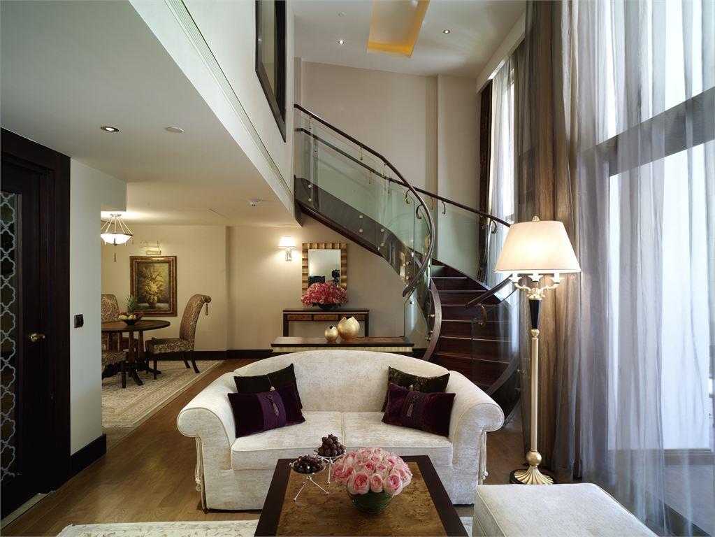TITANIC MARDAN PALACE 