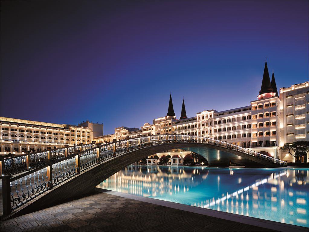 TITANIC MARDAN PALACE 