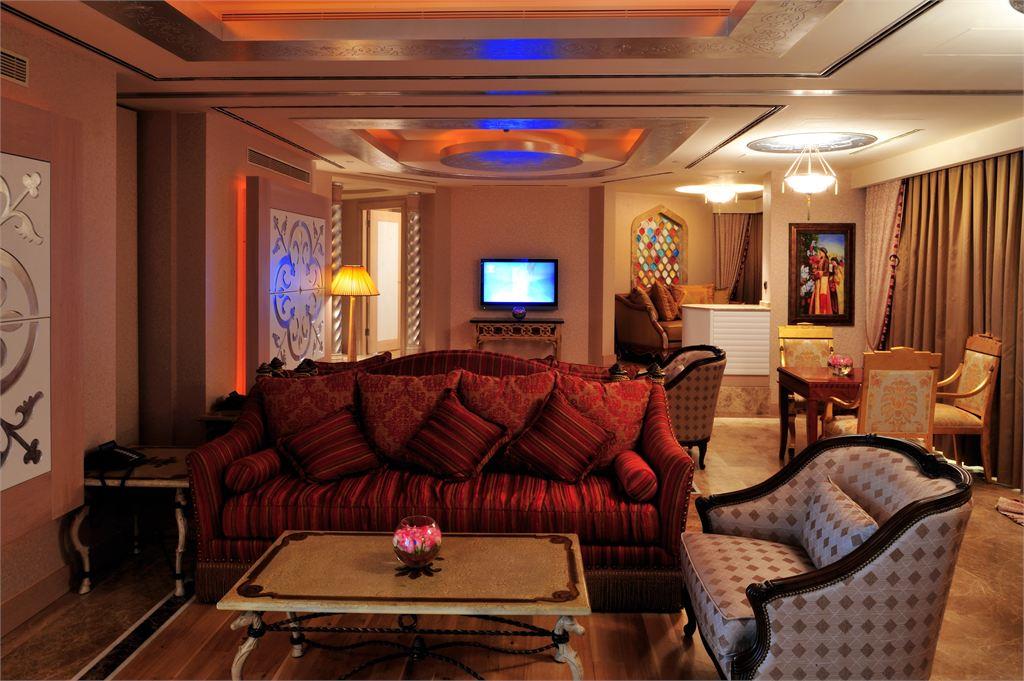 TITANIC MARDAN PALACE 