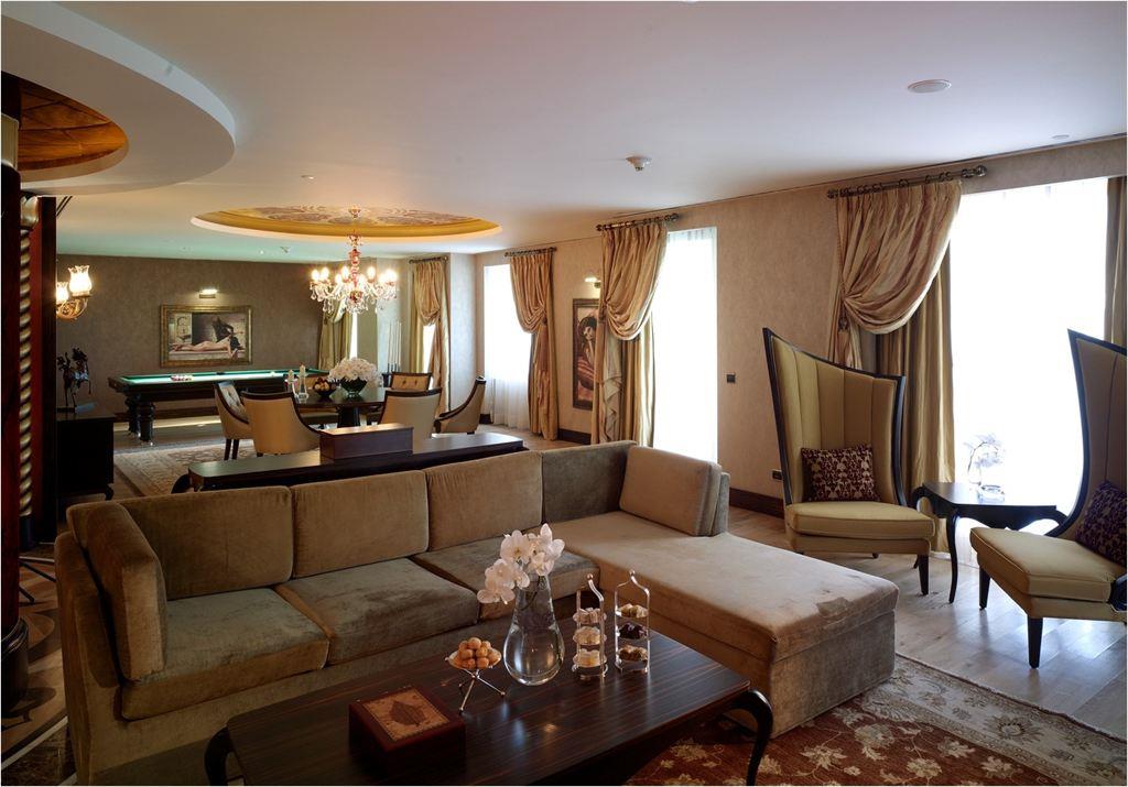 TITANIC MARDAN PALACE 