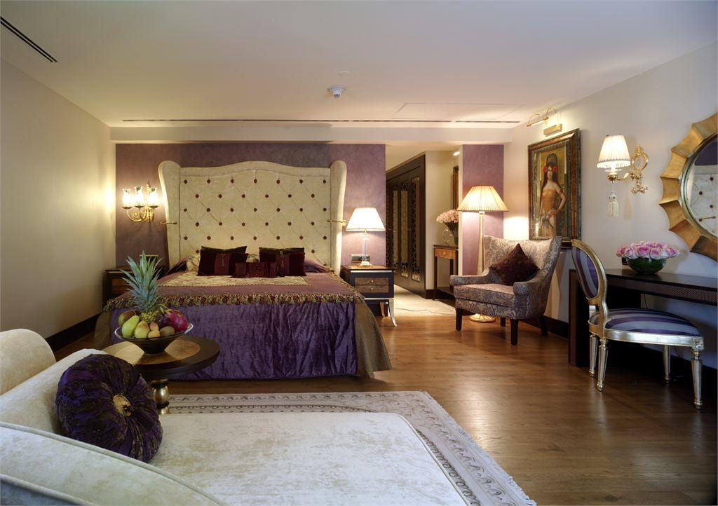 TITANIC MARDAN PALACE 