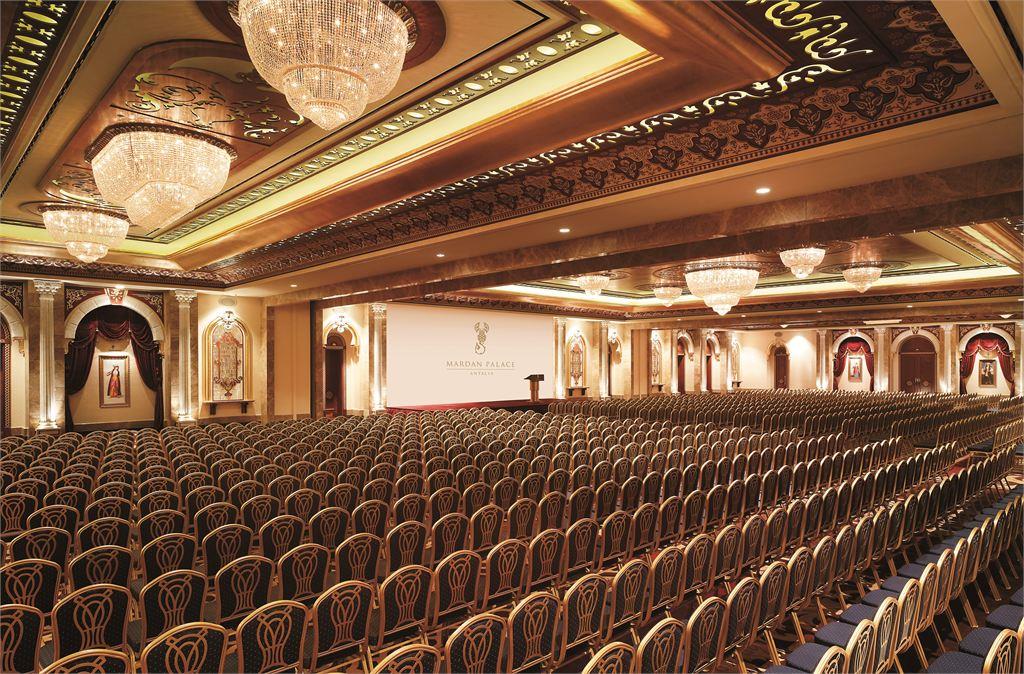 TITANIC MARDAN PALACE 