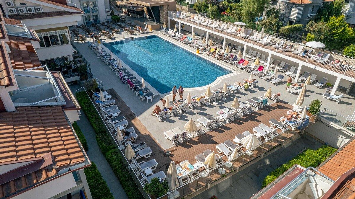 AES CLUB HOTEL
