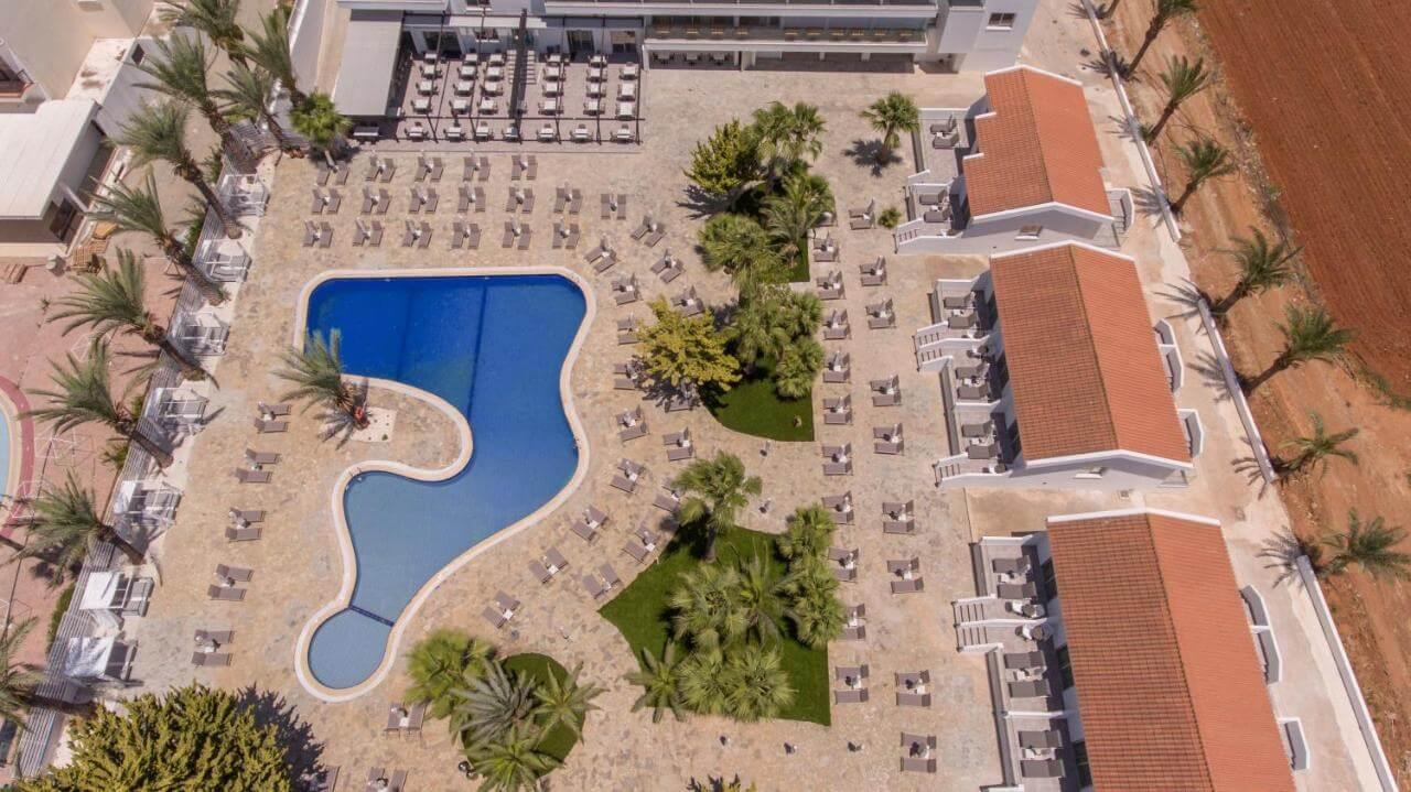 BOHEMIAN GARDENS HOTEL