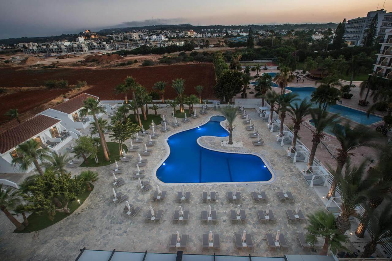 BOHEMIAN GARDENS HOTEL