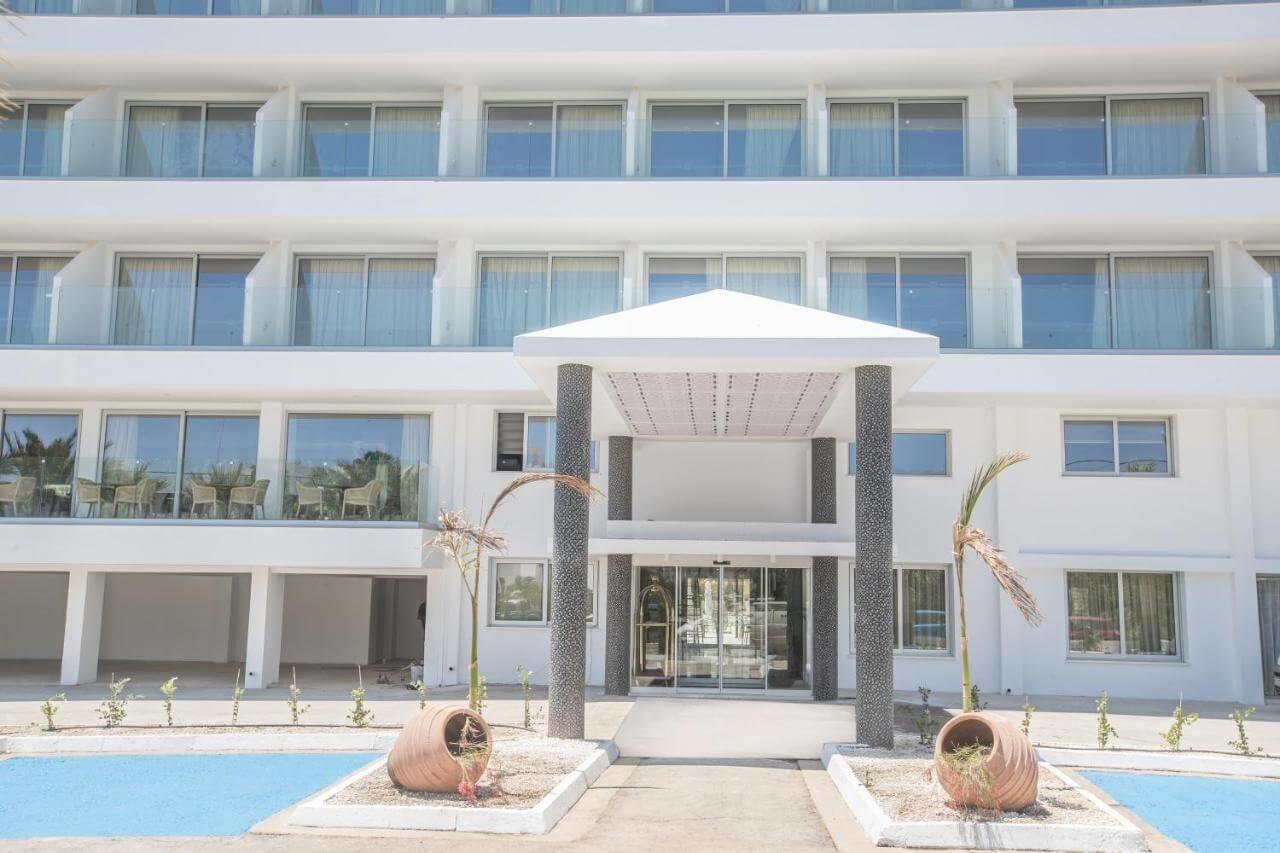 BOHEMIAN GARDENS HOTEL
