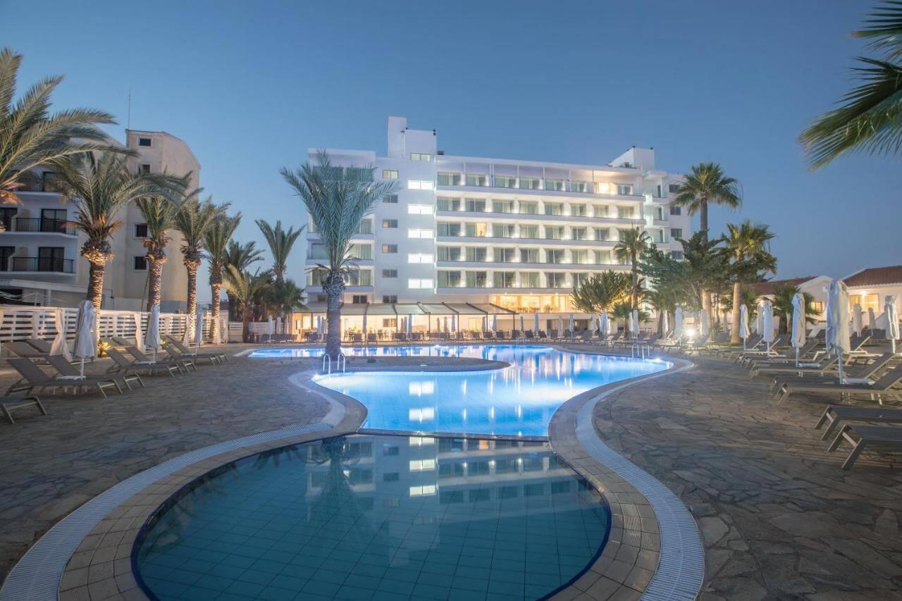 BOHEMIAN GARDENS HOTEL