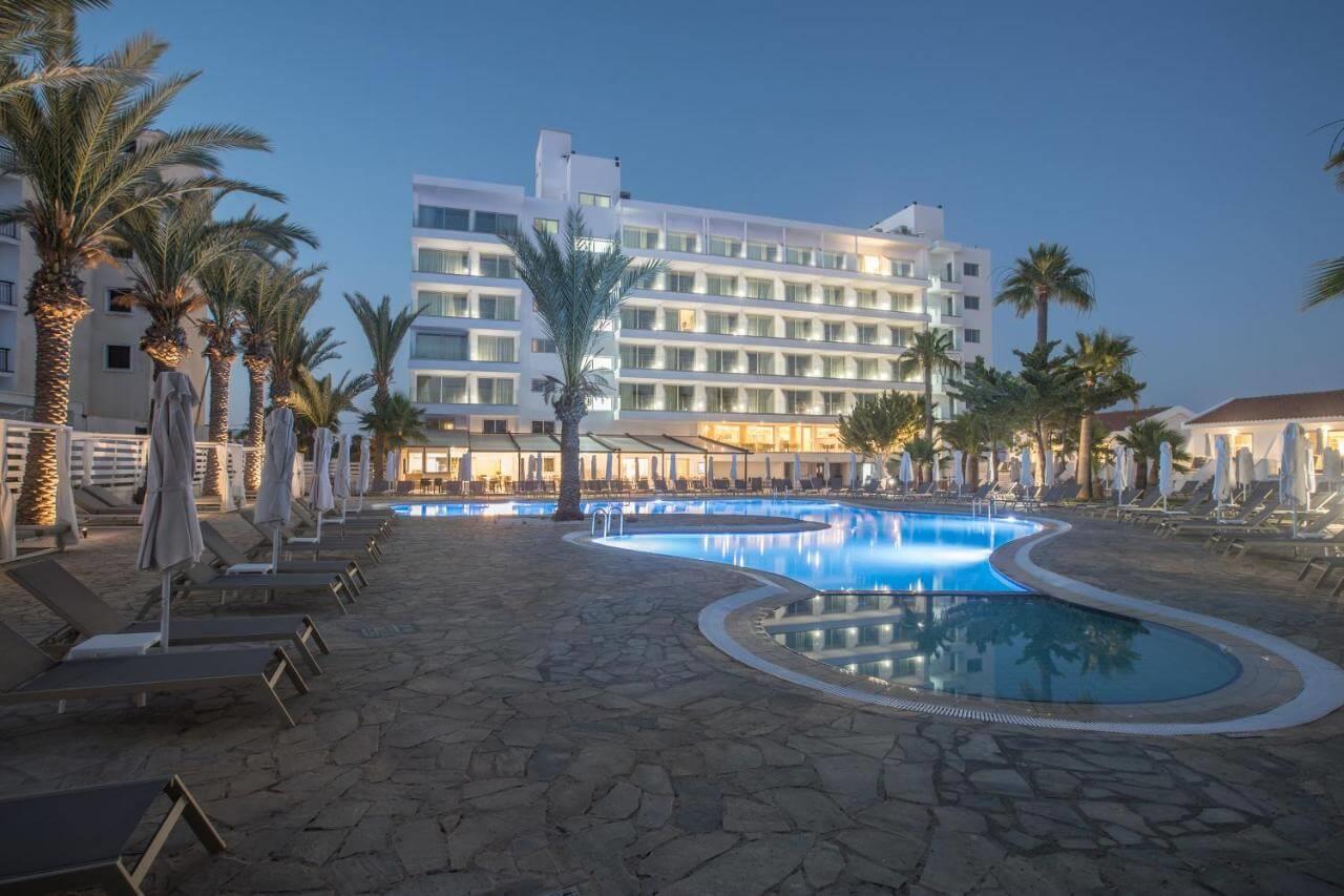 BOHEMIAN GARDENS HOTEL