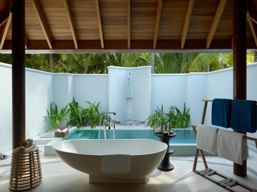 DUSIT THANI MALDIVES 
