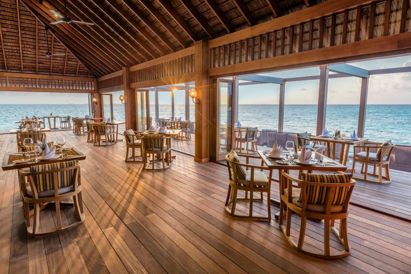 HURAWALHI ISLAND RESORT 