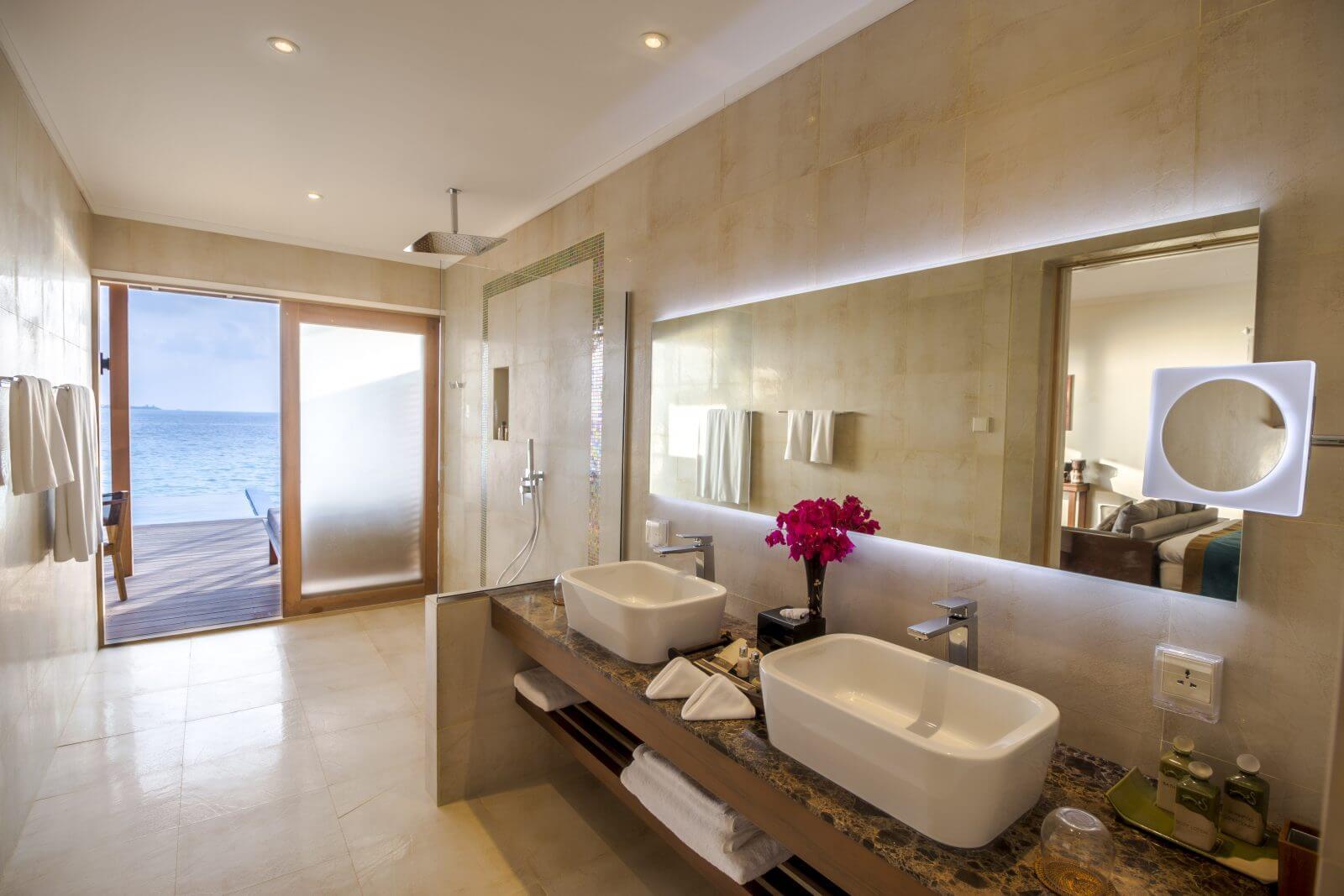 HURAWALHI ISLAND RESORT 