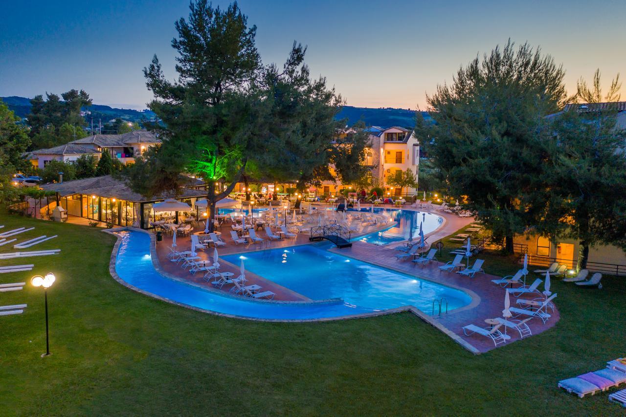 LESSE HOTEL