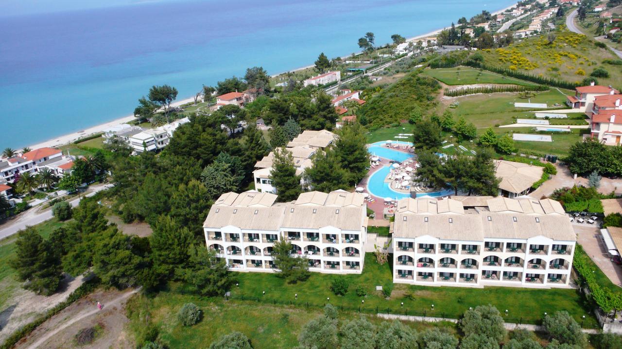 LESSE HOTEL