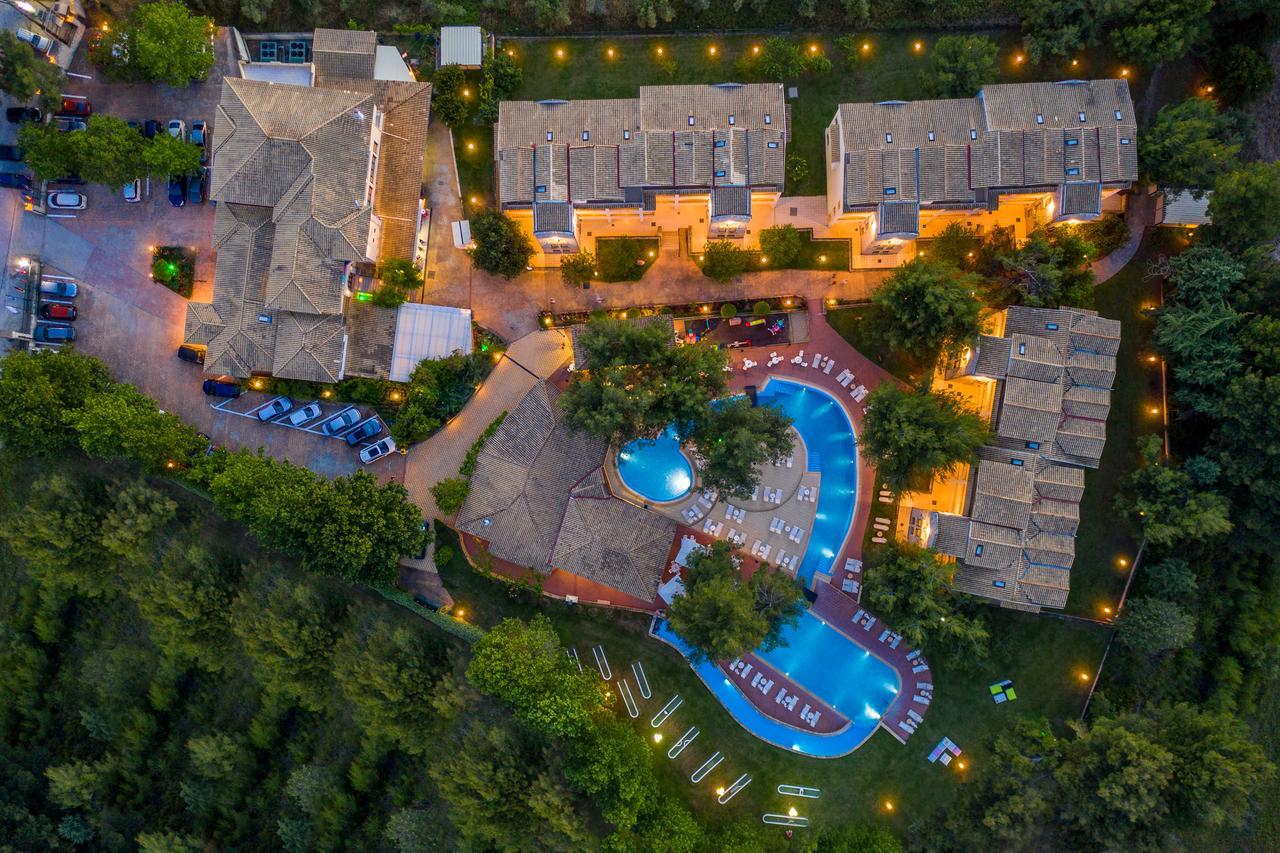 LESSE HOTEL