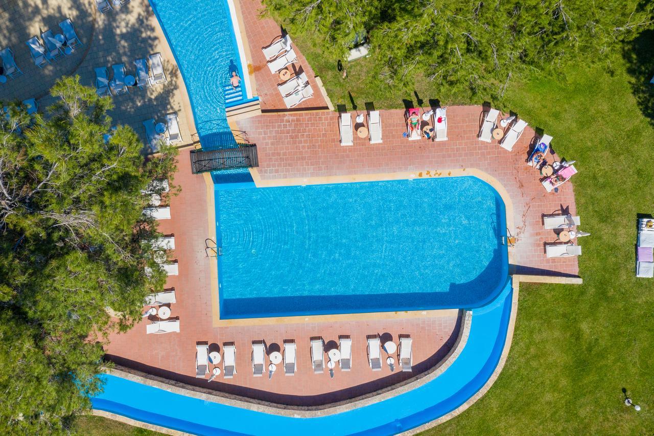 LESSE HOTEL