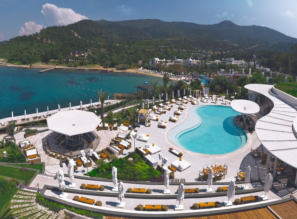 NIKKI BEACH RESORT & SPA