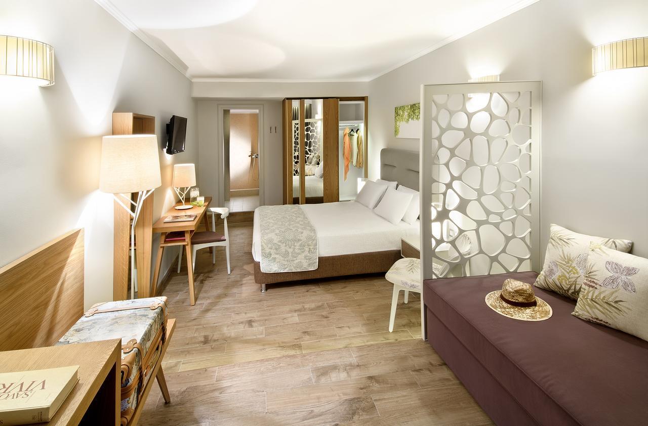 PORTES BEACH HOTEL