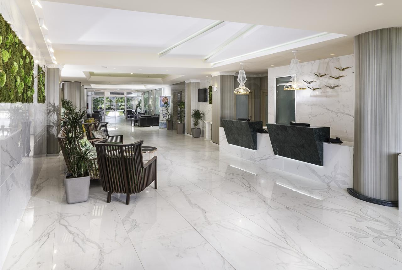PORTES BEACH HOTEL