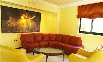 RAMADA ATTICA RIVIERA