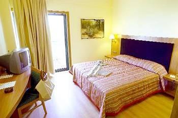 RAMADA ATTICA RIVIERA