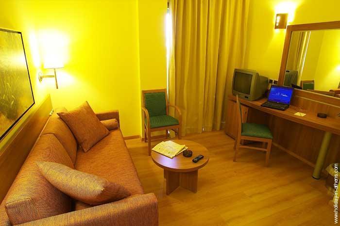 RAMADA ATTICA RIVIERA