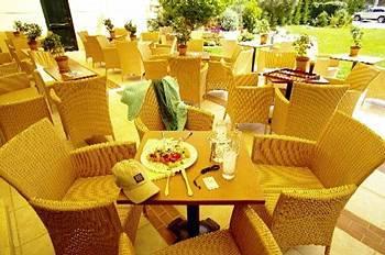 RAMADA ATTICA RIVIERA