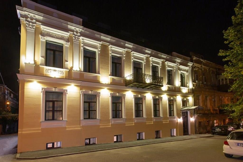 ROYAL INN