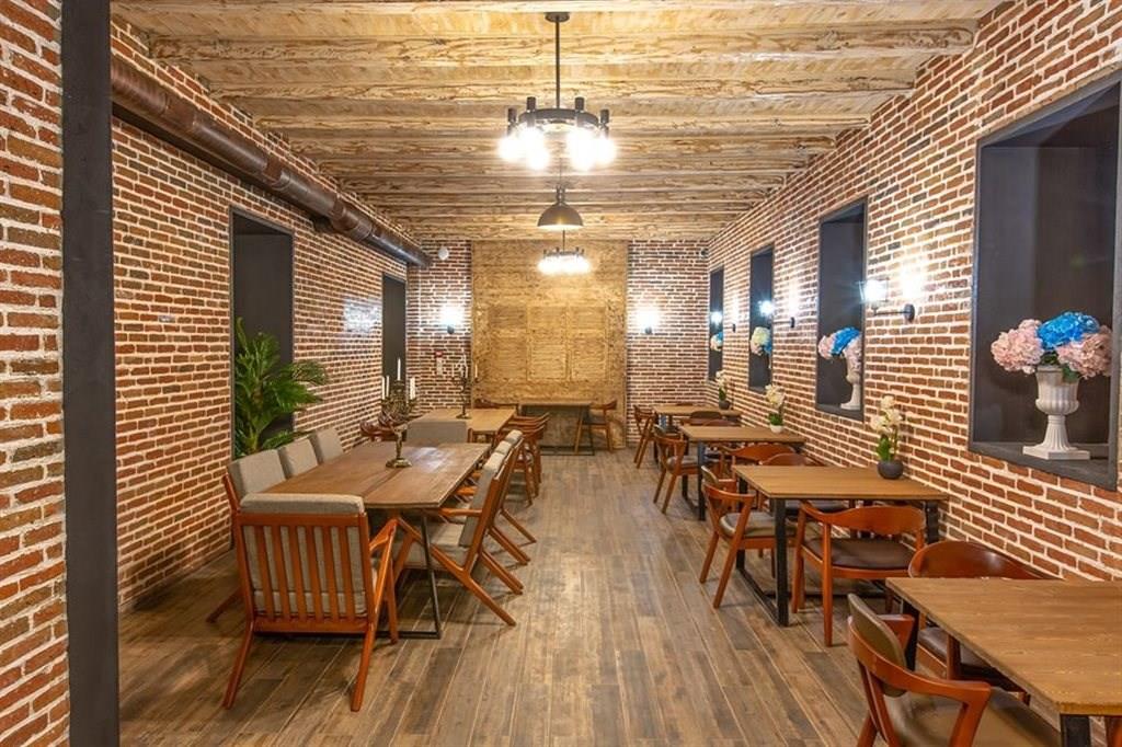 ROYAL INN