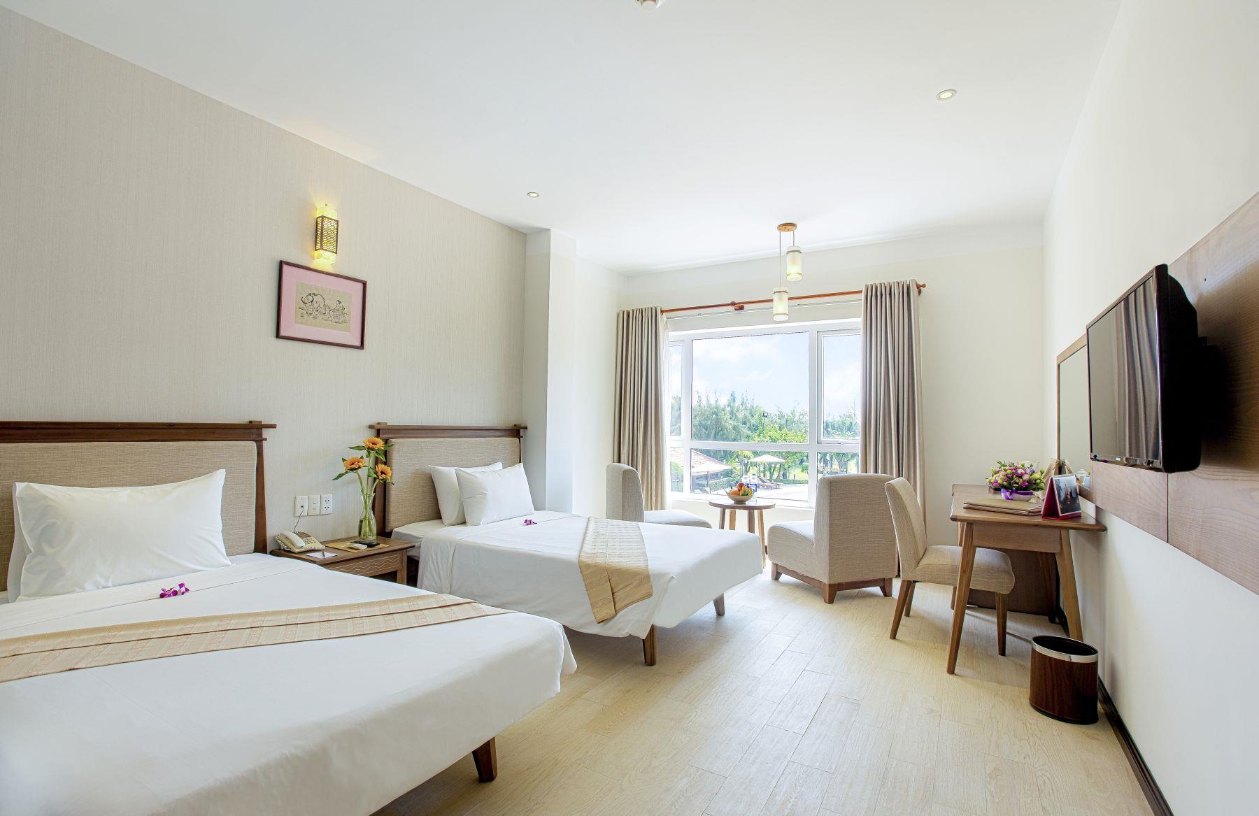 SANDY BEACH RESORT