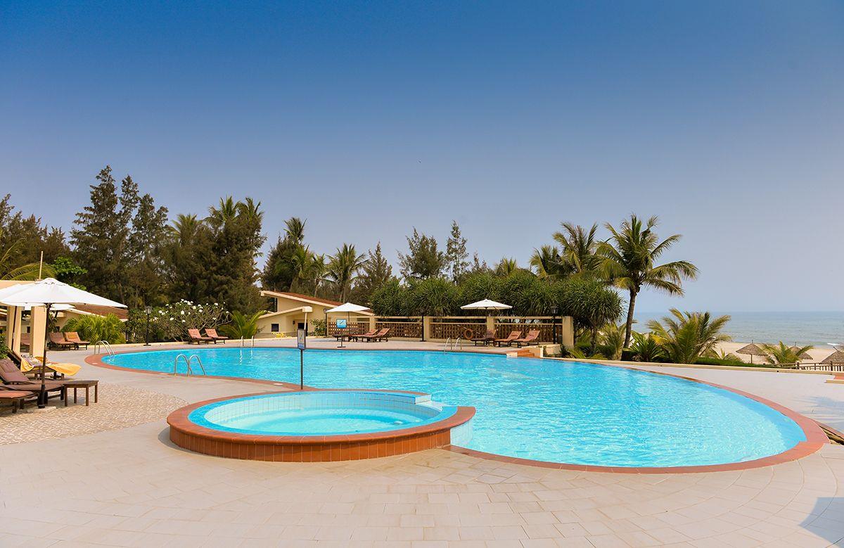 SANDY BEACH RESORT