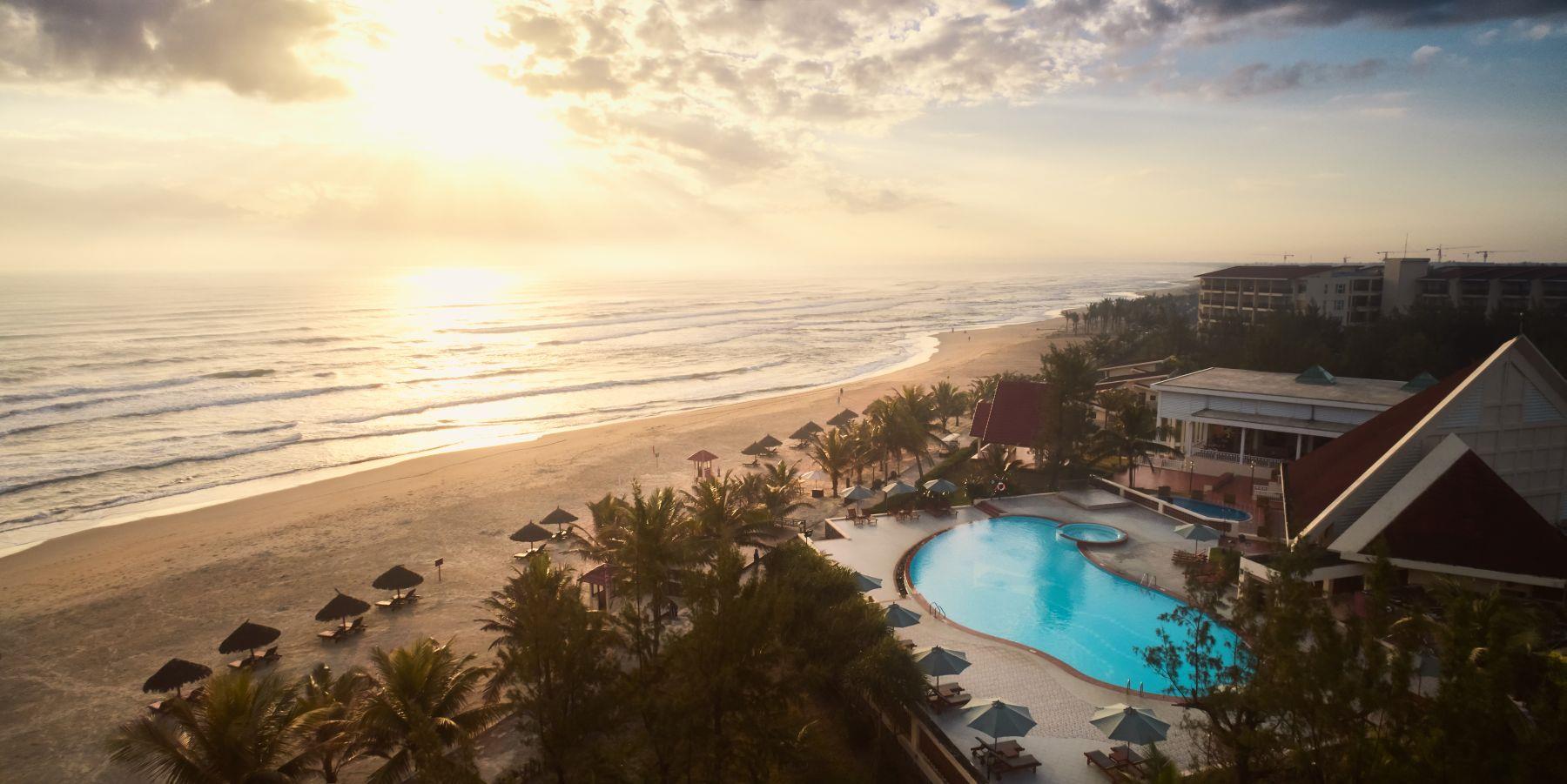SANDY BEACH RESORT