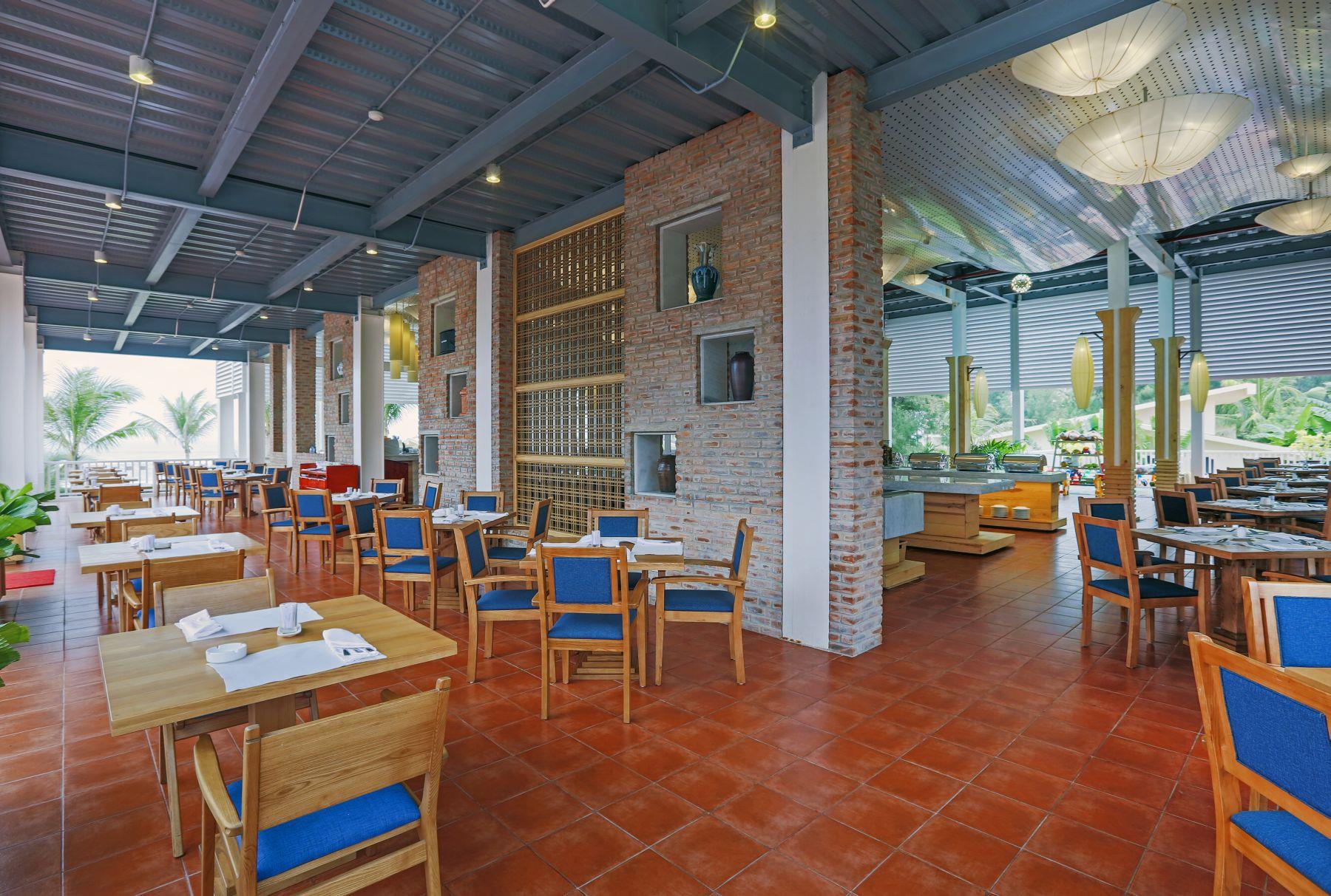 SANDY BEACH RESORT