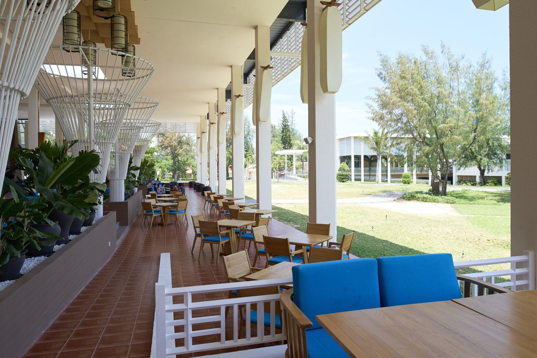 SANDY BEACH RESORT