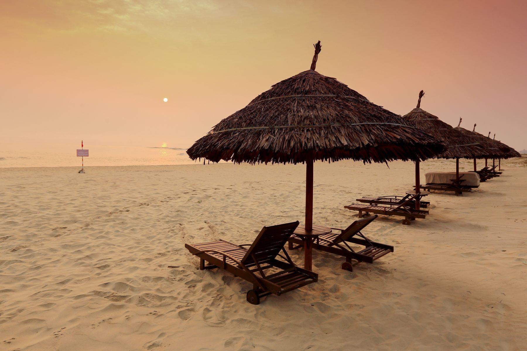 SANDY BEACH RESORT