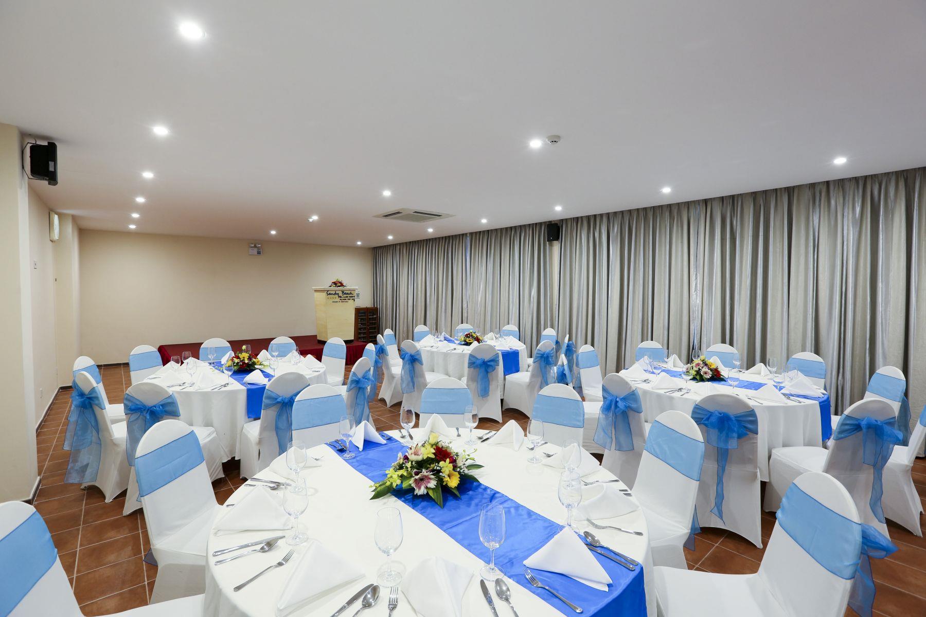 SANDY BEACH RESORT