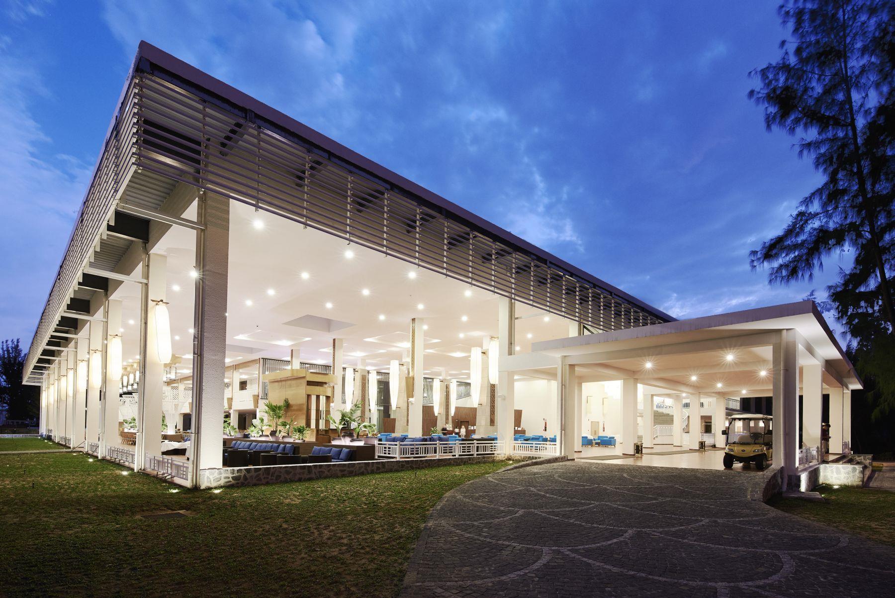 SANDY BEACH RESORT