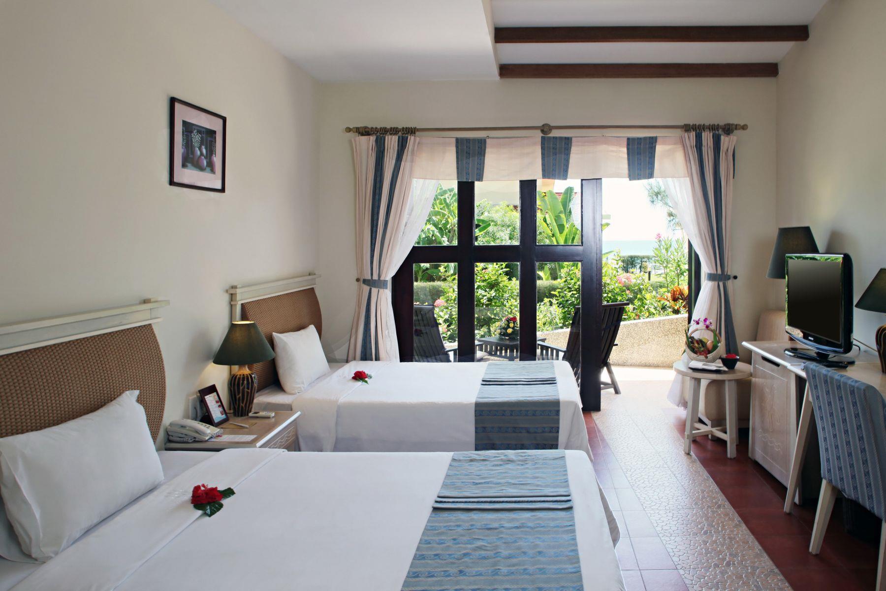 SANDY BEACH RESORT
