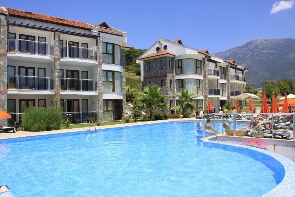 SERTIL DELUXE TROPICAL SUITES