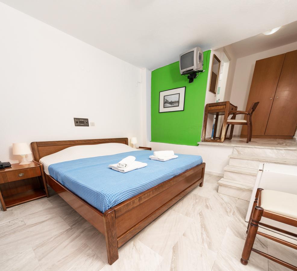 THEO BUNGALOWS HOTEL