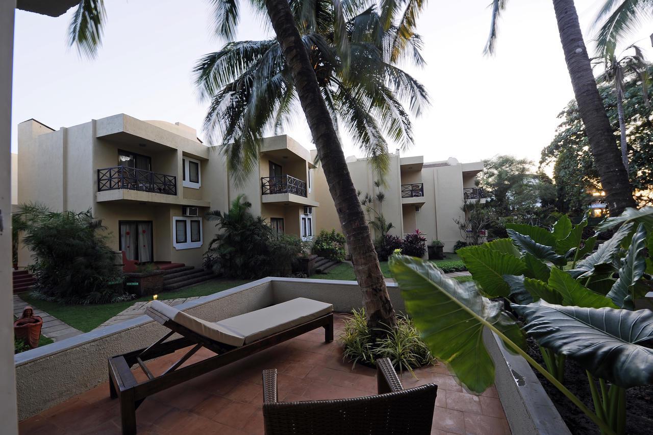 WHISPERING PALMS BEACH RESORT