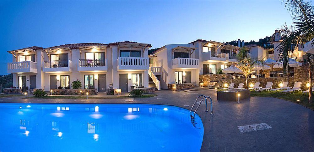 HOTEL 4*