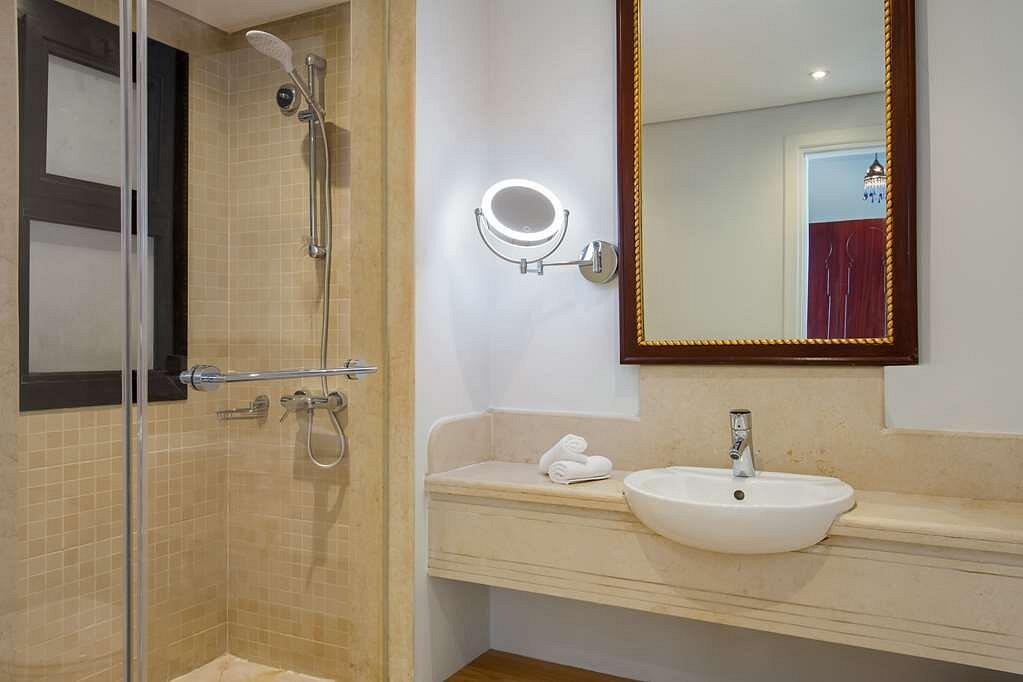 RADISSON MARINA  RESORT PORT GHALIB