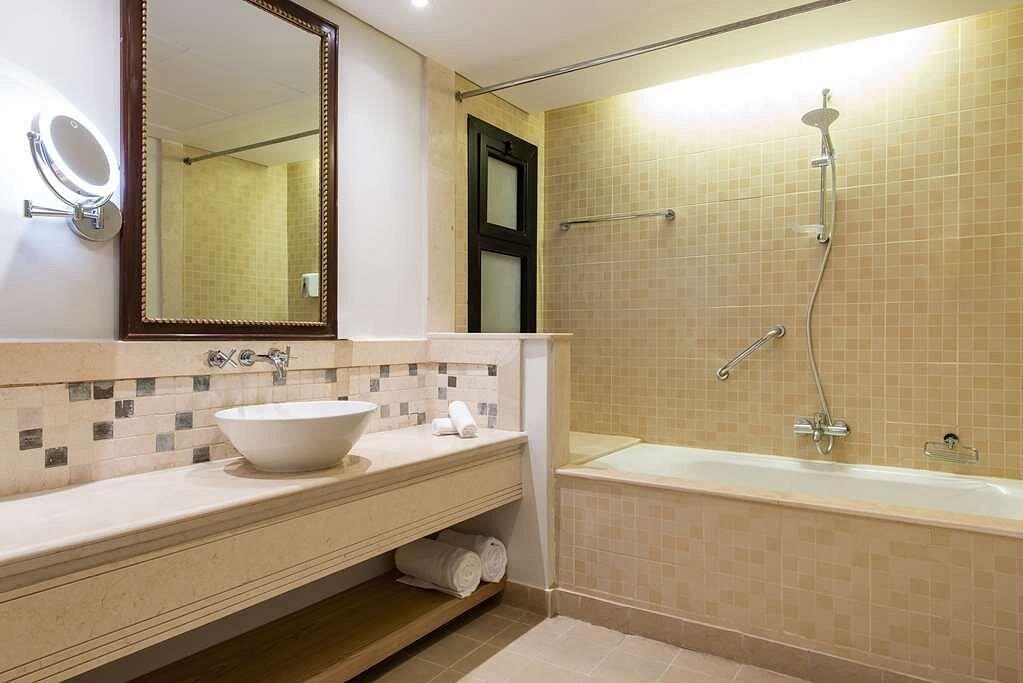 RADISSON MARINA  RESORT PORT GHALIB