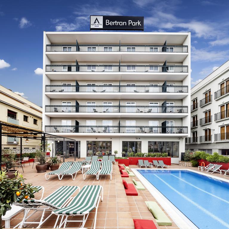 AQUA BERTRAN PARK (ADULTS RECOMMENDED)