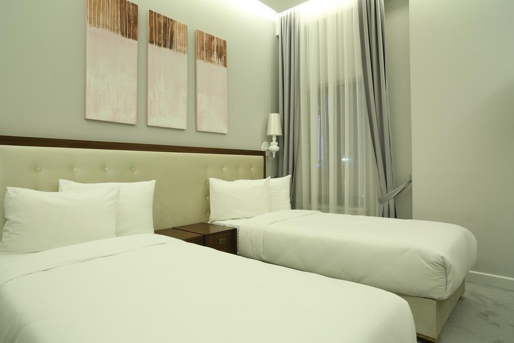 GOLDEN PALACE HOTEL & CASINO