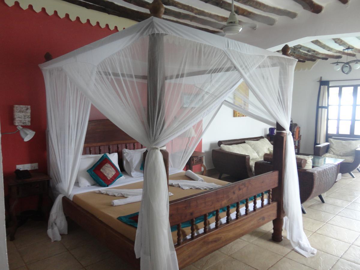 LANGI LANGI BEACH BUNGALOWS