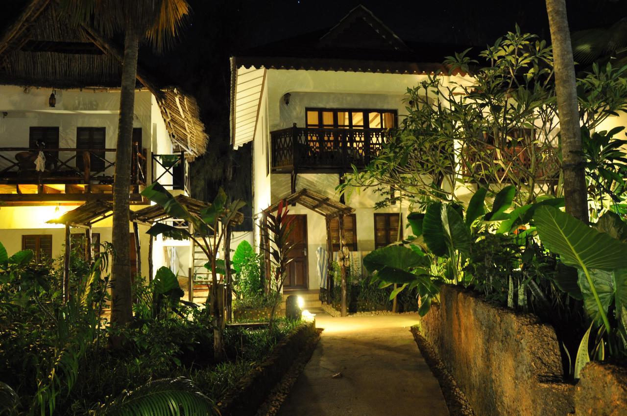 LANGI LANGI BEACH BUNGALOWS